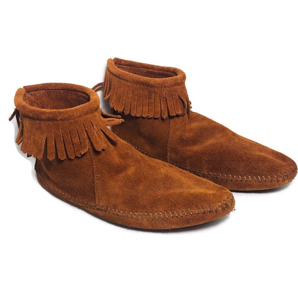 Minnetonka Shoes - Minnetonka Suede Fringed Moccasins Size 7 1/2